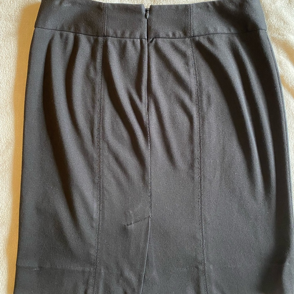 WHBM SZ 10 black skirt. - Picture 2 of 5